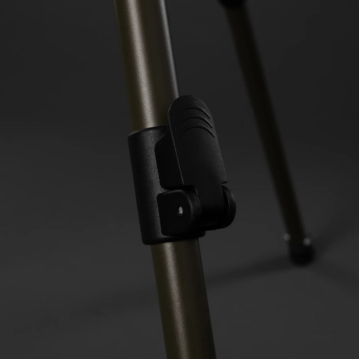 Halo Solar Light, 360-Degree - 700 Lumen, Freestanding, w Speaker Tuff Stuff Overland