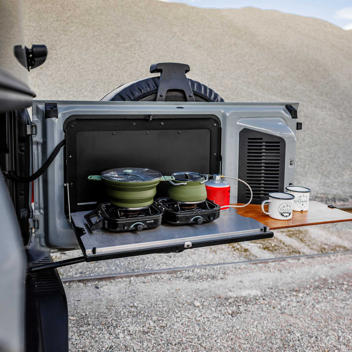 Drop-Down Tailgate Table - Bronco 6G