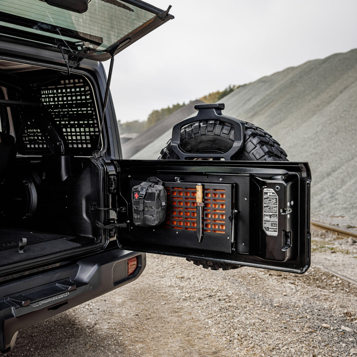 Drop Down Tailgate Table - JEEP Wrangler