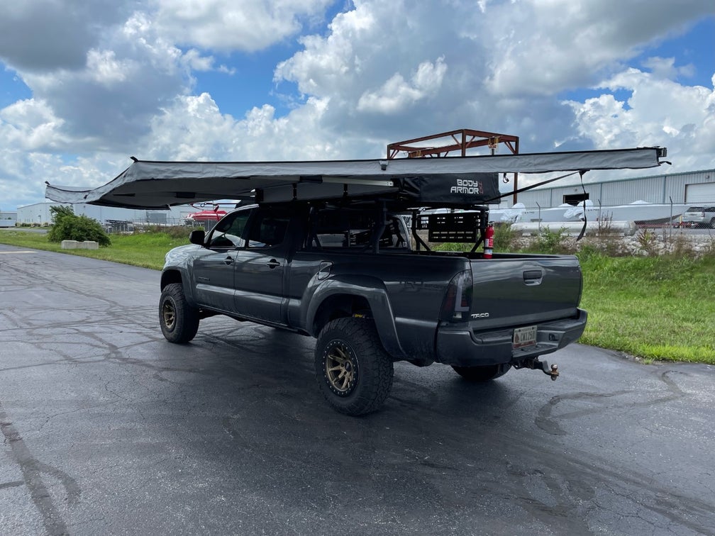 SKY RIDGE 180XL AWNING WITH MOUNTING BRACKETS Body Armor 4x4