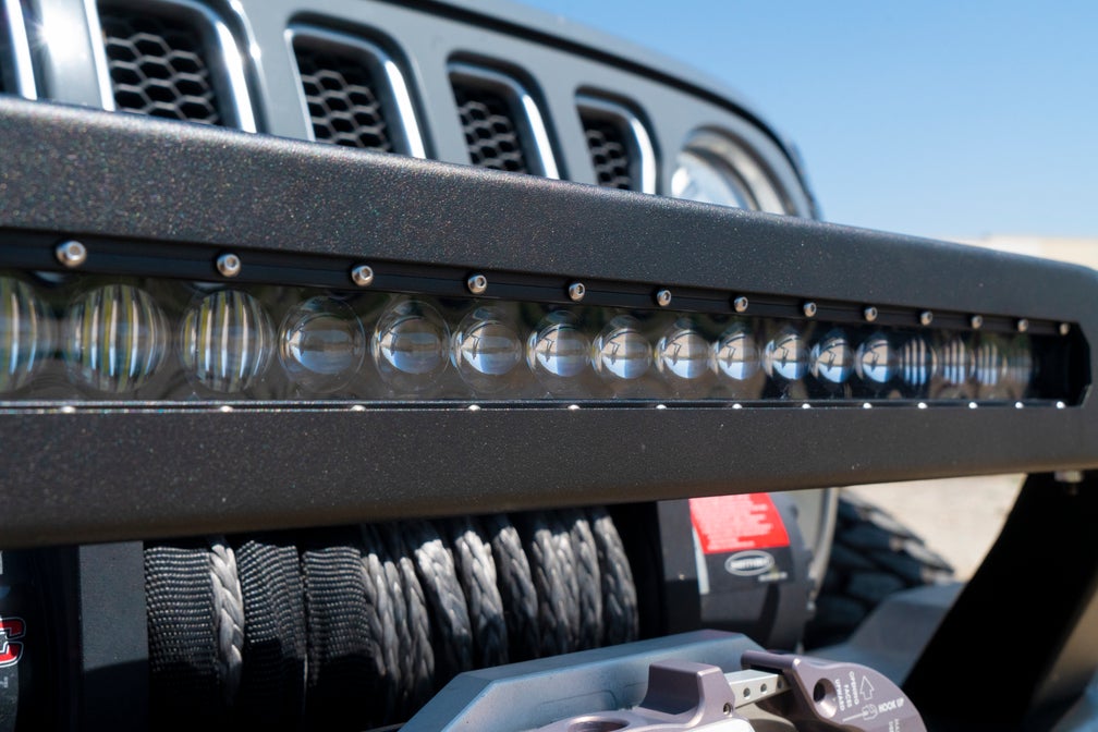 Body Armor 4x4 – 18" Single Row LED Combo Beam (90W, 4050 Lumens)