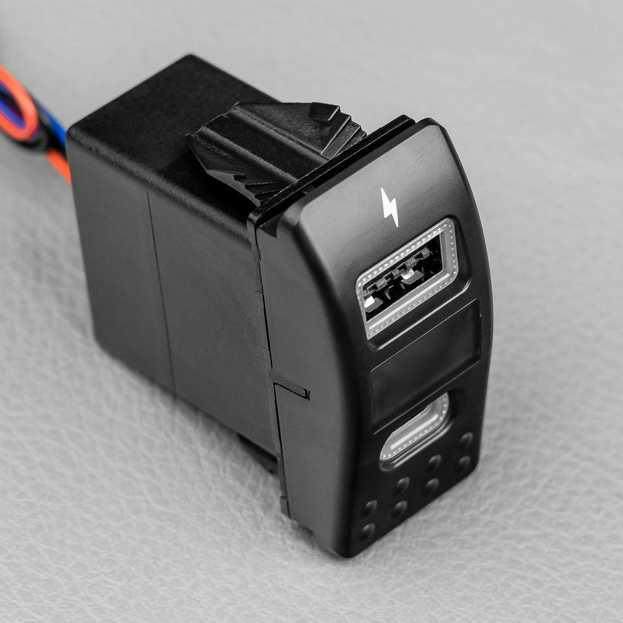 STEDI Rocker Switch USB-C / USB-A / Volt Meter
