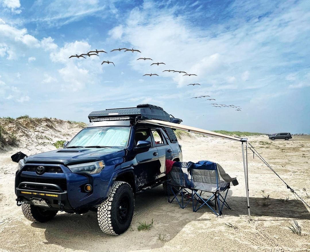 Tuff Stuff STEALTH Hardshell Rooftop Tent, Aluminum, 3-4 Person Tuff Stuff Overland
